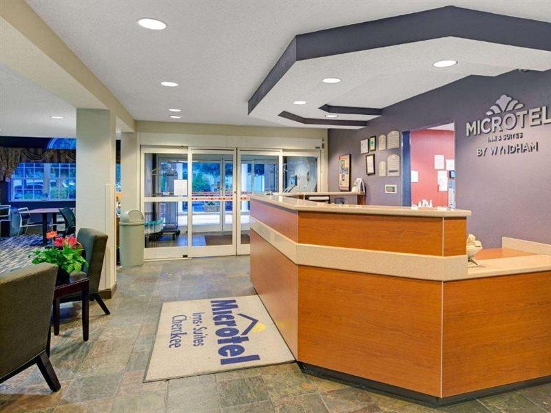 Microtel Inn & Suites By Wyndham Cherokee Kültér fotó