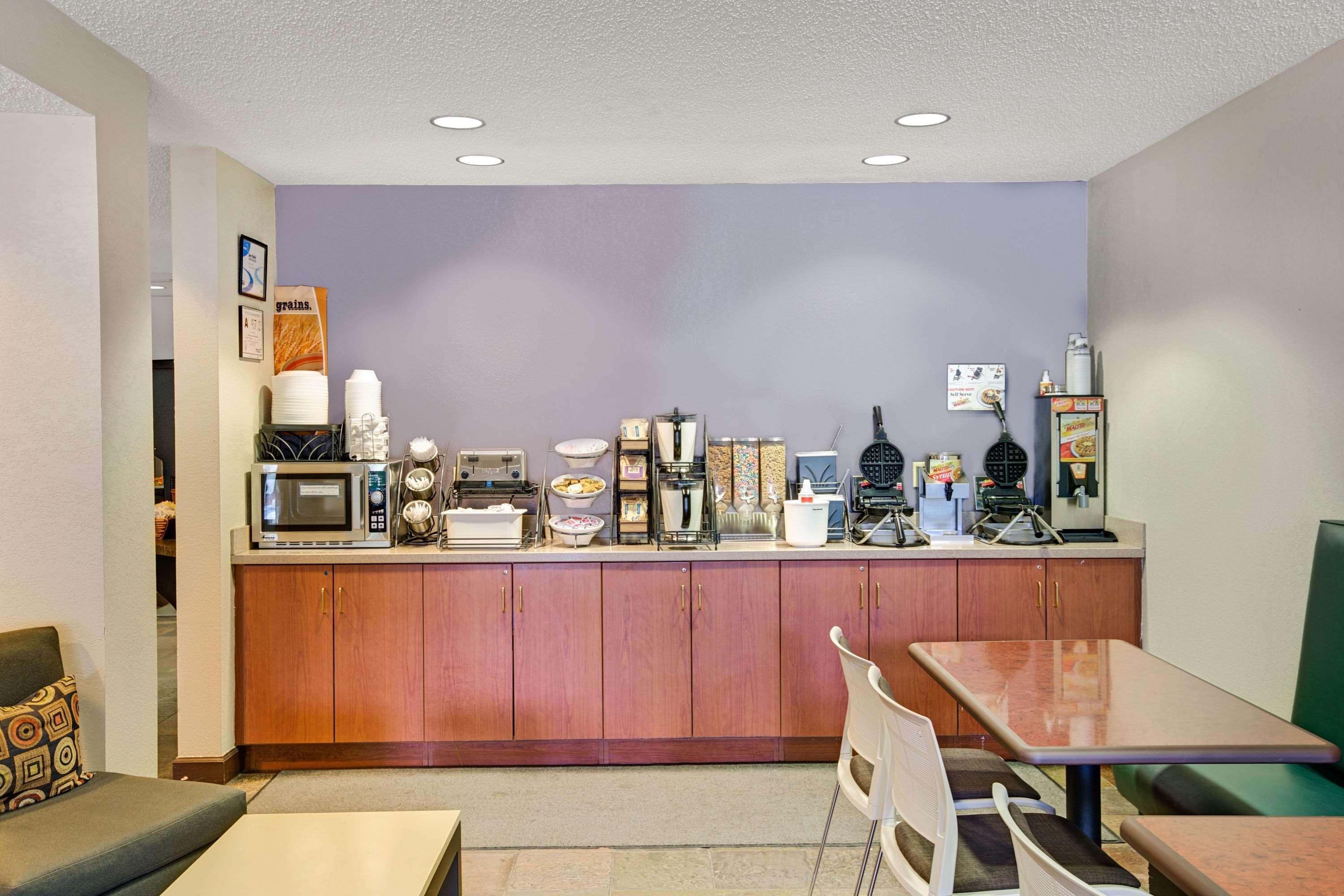 Microtel Inn & Suites By Wyndham Cherokee Kültér fotó